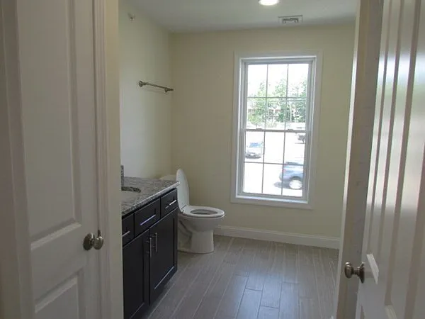 1093 Main St #3 — Photo 11
