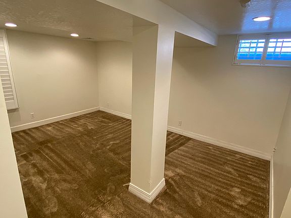 4th image of 2035 E Stratford Dr #Basement