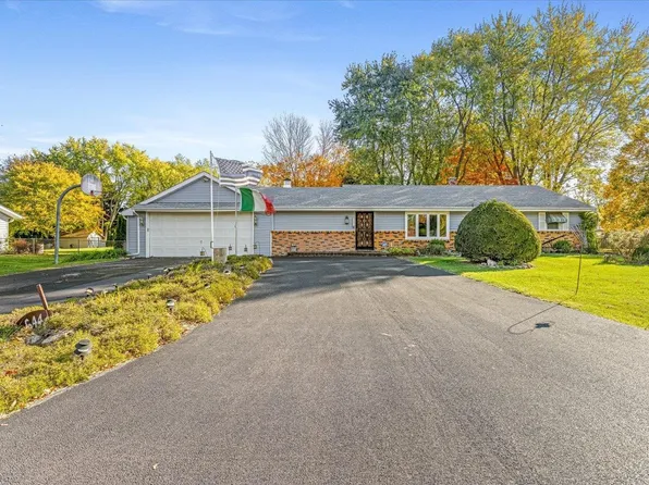 6444 Abraham Dr, Rockford, IL 61109