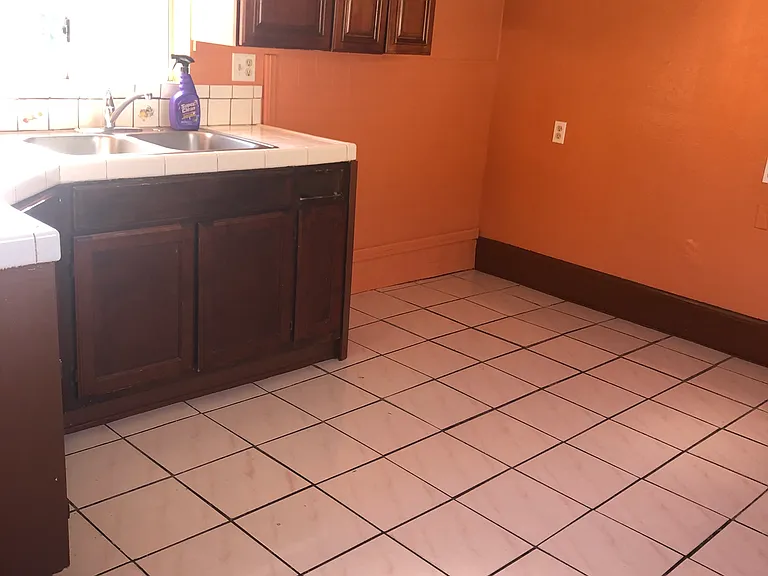 1019 S Downey Rd #1/2 — Photo 2