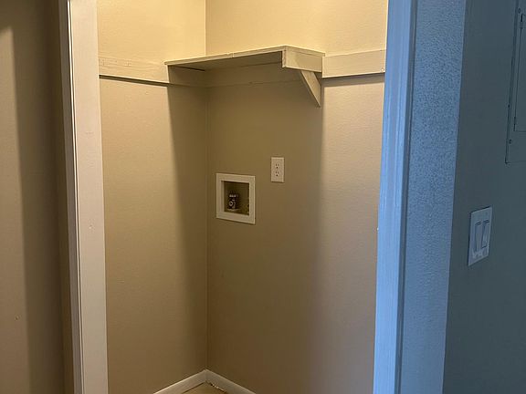 5th image of 3365 Greenbriar Cir #A-d