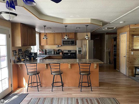 3rd image of 20687 Morgan Dr
