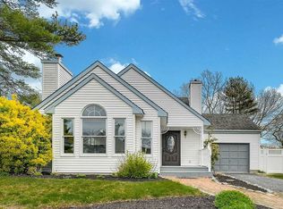 6 Thomas Ct, Huntington, NY 11743