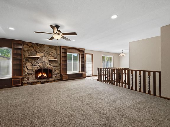 3rd image of 1204 N Armstrong Ct