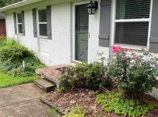 322 Crestview Cir, Roswell, GA 30075