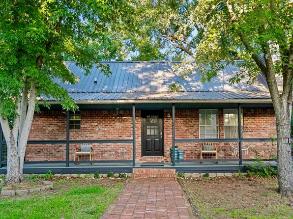 8210 Chestnut Dr, Rogers, AR 72756