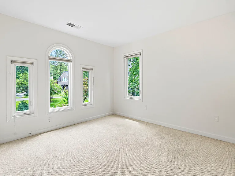 7926 Long Ridge Ct — Photo 19