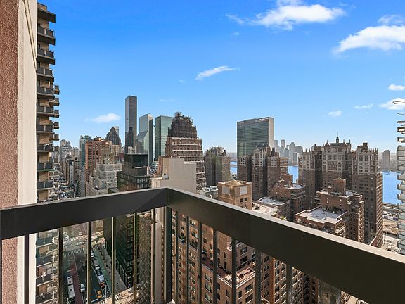5th image of 250 E 40th St APT 30E