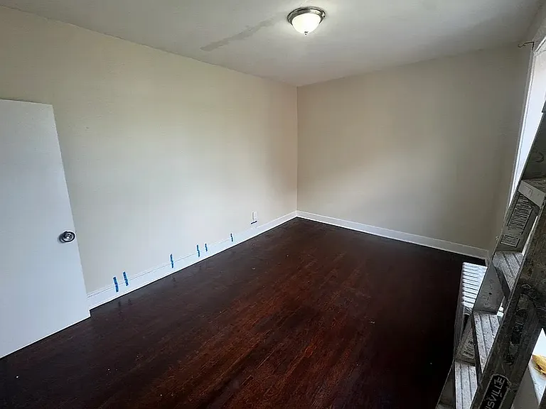 902 Bergen St — Photo 4