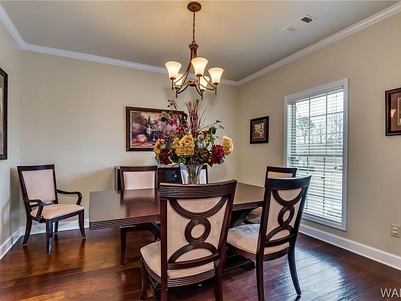 3rd image of 8207 Meadowlake Dr W