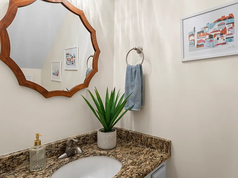 1011 New Chester Ct — Photo 21