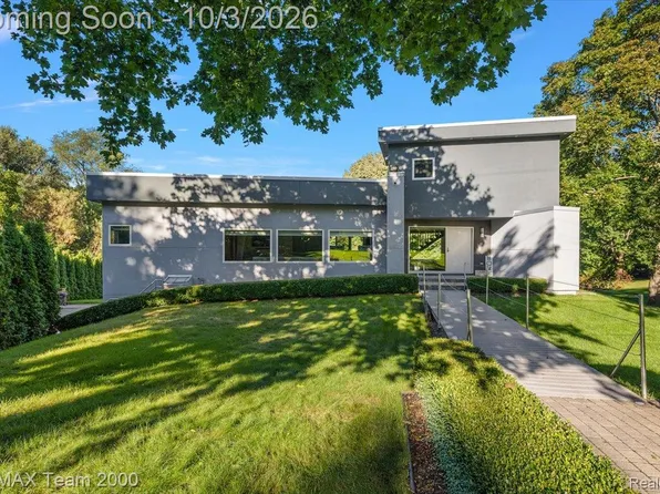 30525 Rosemond Dr, Franklin, MI 48025