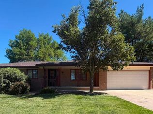 630 E 2nd St, Crete, NE 68333