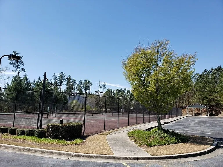 102 Providence Dr — Photo 28