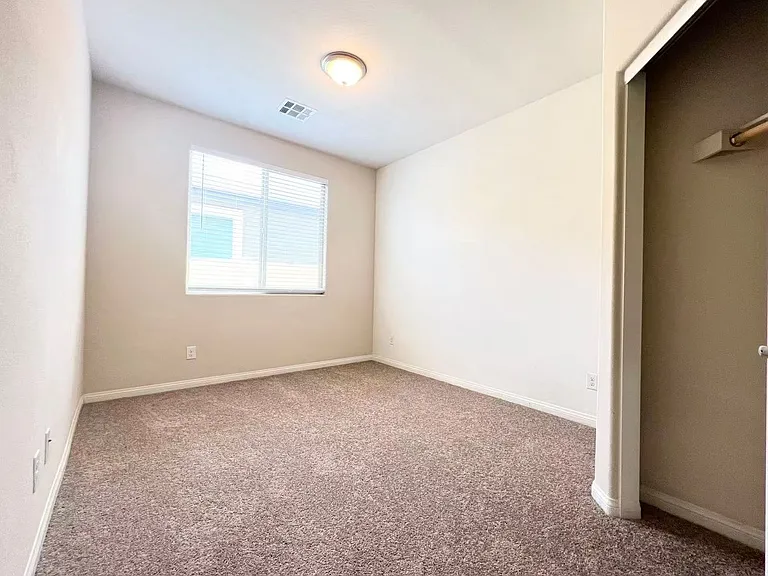 5729 Tideview St — Photo 12