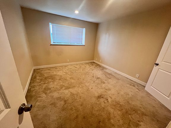 4th image of 523 Page St APT 8