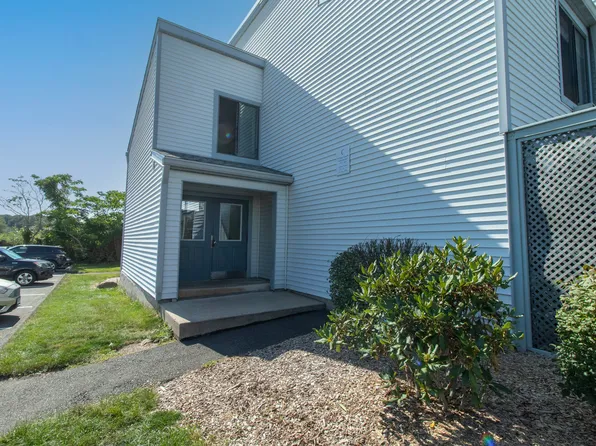 17 Hamre Lane #C, Branford, CT 06405