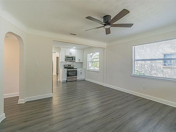 5th image of 630 49th Ave N