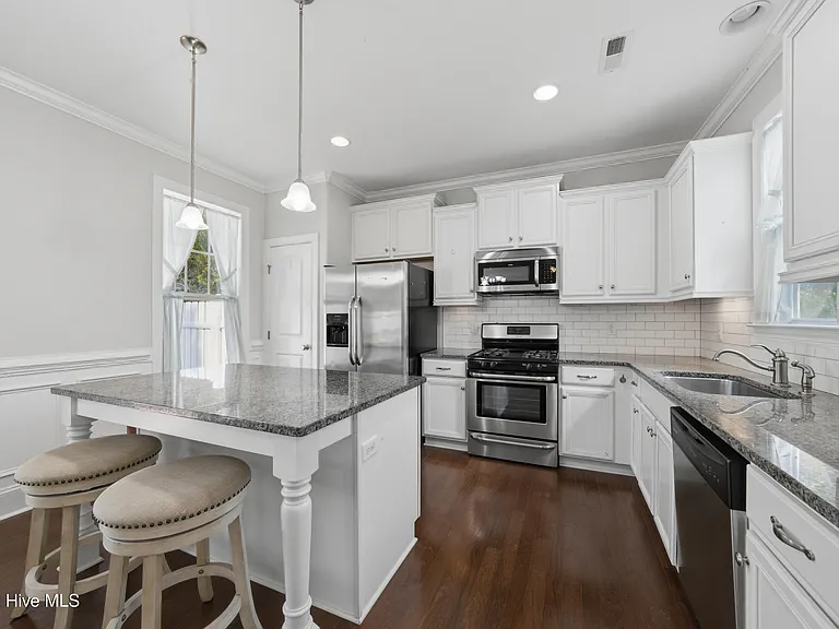 3702 Cinnamon Fern Dr — Photo 16