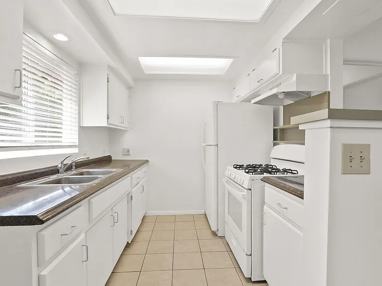 736 N. Euclid Street — Photo 9