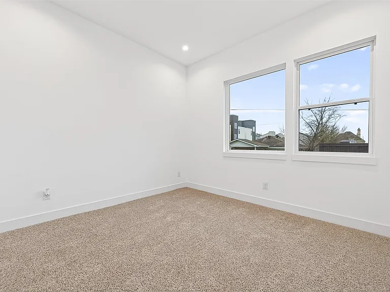 5841 Dolores St — Photo 13