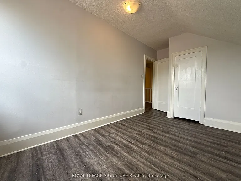 81 Coulter Ave — Photo 3