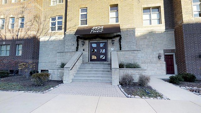1st image of 4929 Forest Ave Unit 2C