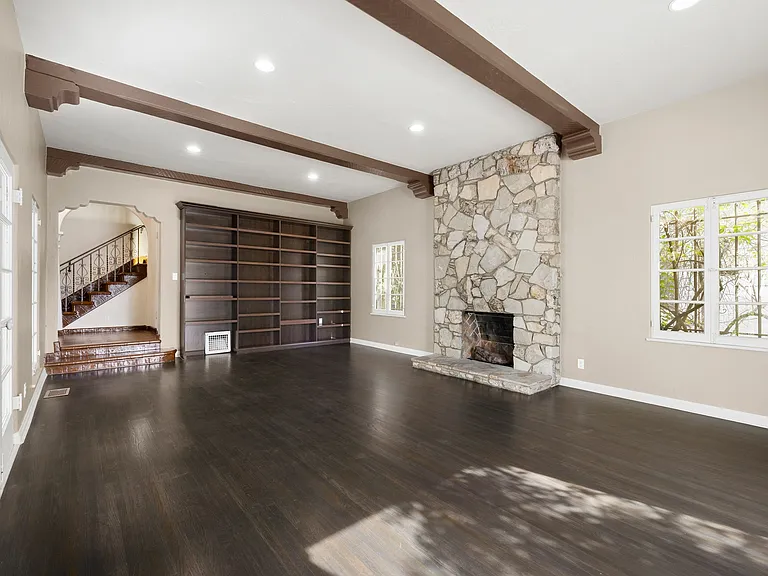 120 S Poinsettia Pl — Photo 5