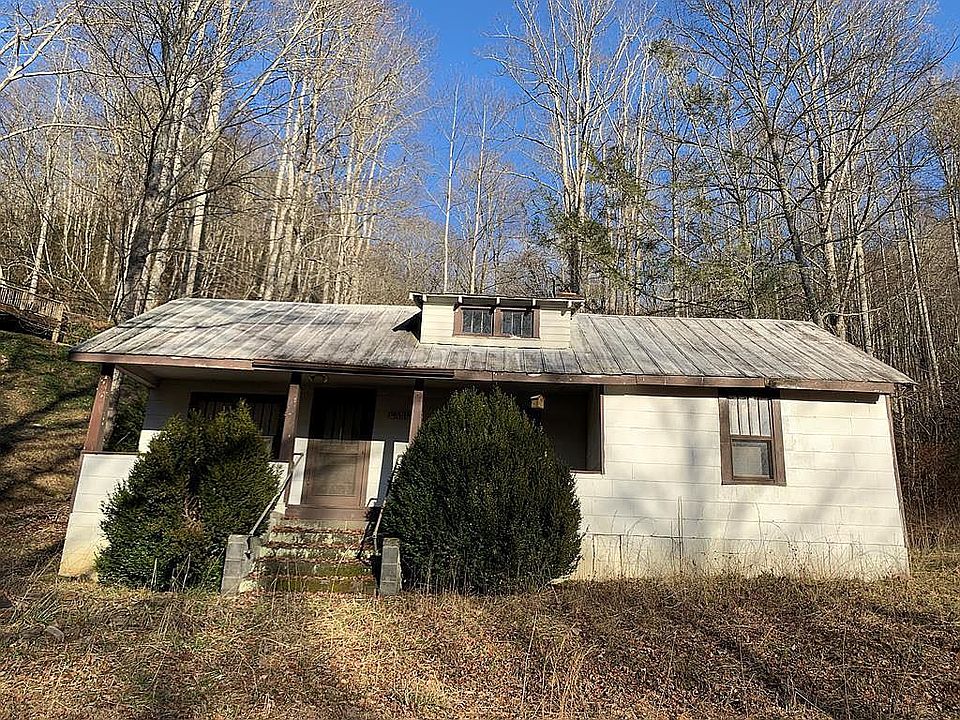 2nd image of 3158 Dicks Creek Rd