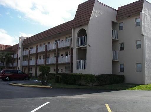 FRONT EXTERIOR VIEW