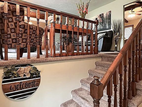 5th image of 828 Spruce Dr