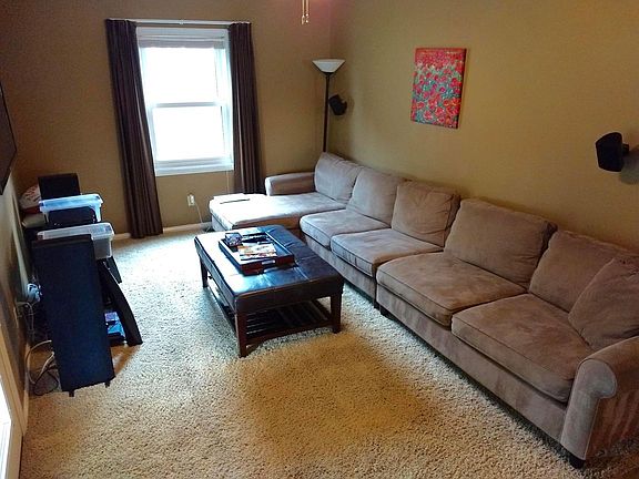 4th image of 743 Stinson Dr
