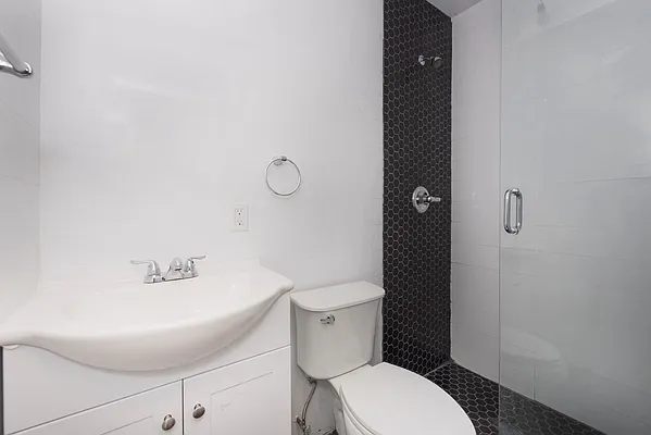 Rented by Bold New York | media 12