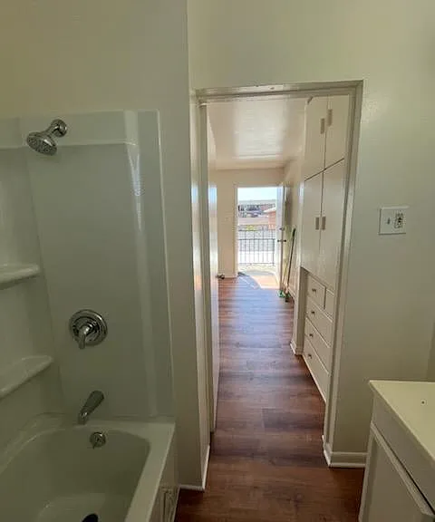 1122 Cherry Ave #D — Photo 7