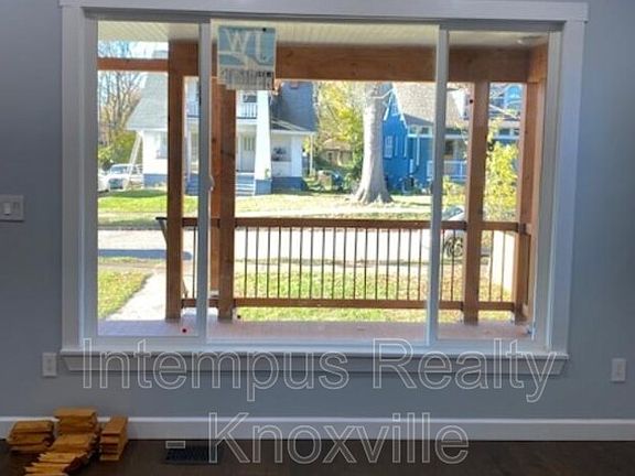 3rd image of 2308 E 5th Ave