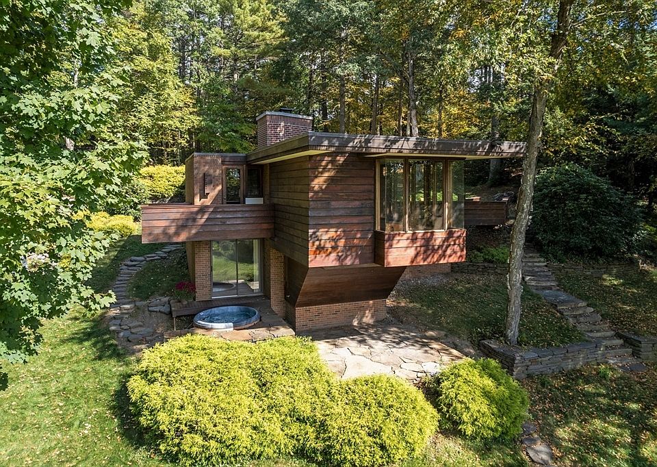 9 Drummer Hill Rd, Leverett, MA 01054 | Zillow