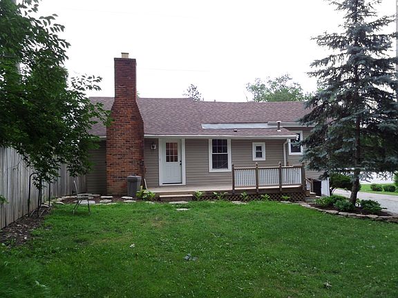 2nd image of 7051 Beechmont