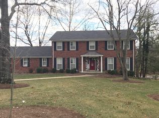29 Chapel Hill Est, Town and Country, MO 63131