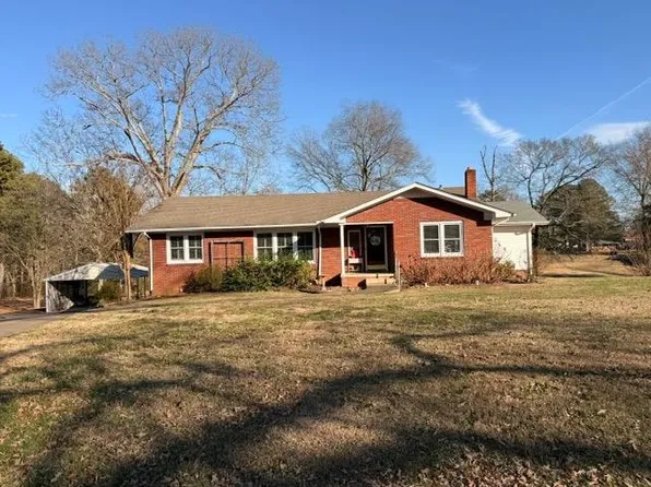 860 Lile St, Cherokee, AL 35616