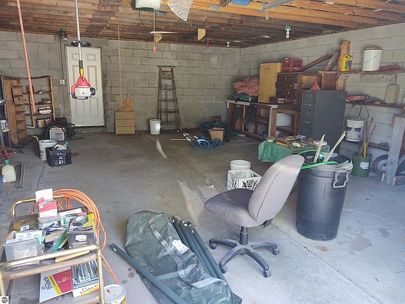 4th image of 8039 Ballard St