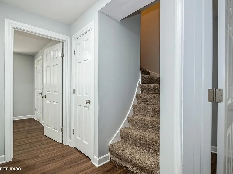 2537 N Wayne Ave #1R — Photo 5