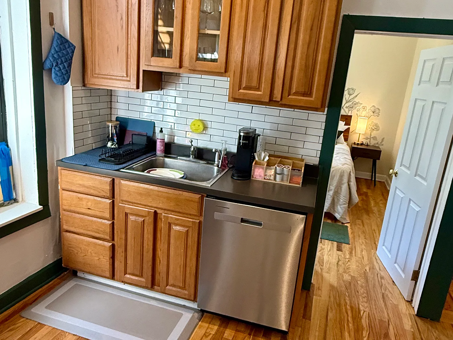 1449 N Artesian Ave — Photo 4