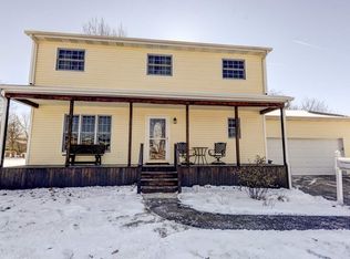 306 Buckles Dr, Mount Pulaski, IL 62548