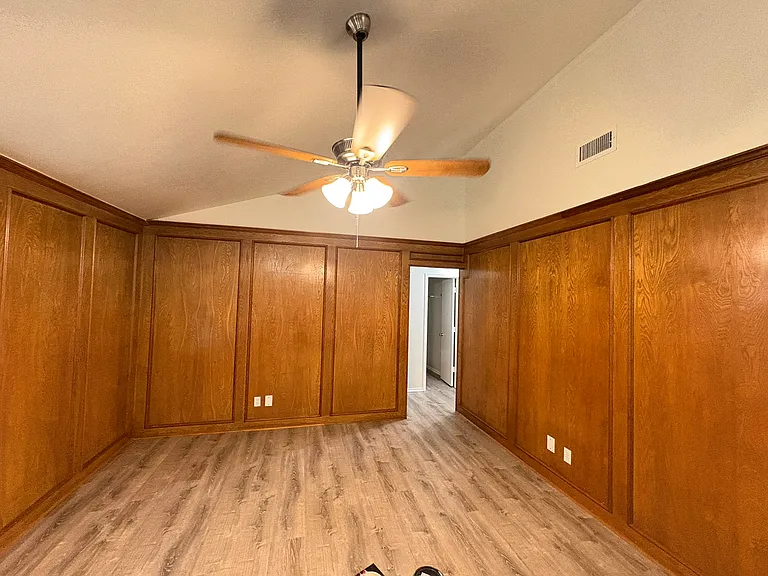 208 Etta Ave — Photo 16