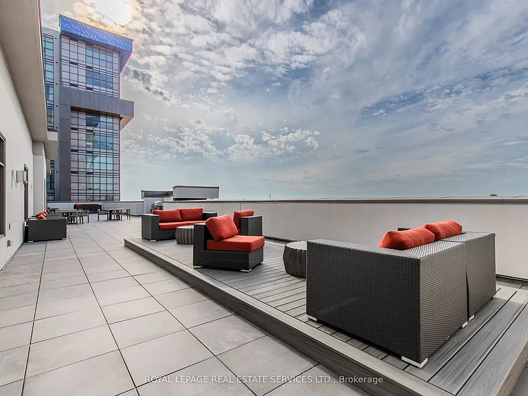 460 Dundas St E #1202 — Photo 41