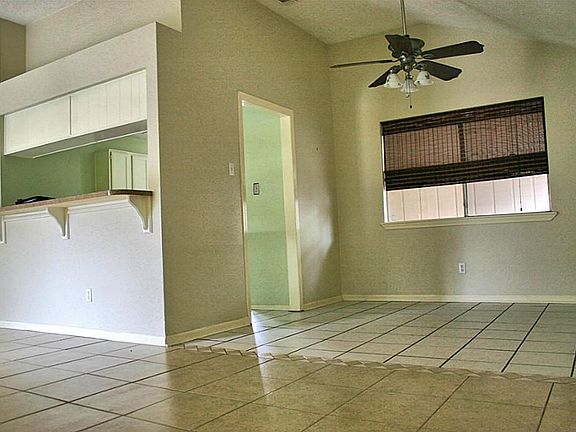 4th image of 17515 Davenway Dr
