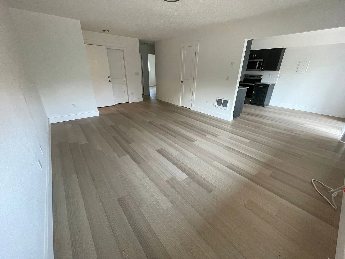 The Courtcrest Apartments — Photo 4