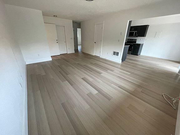 4th image of 900 Court St #306