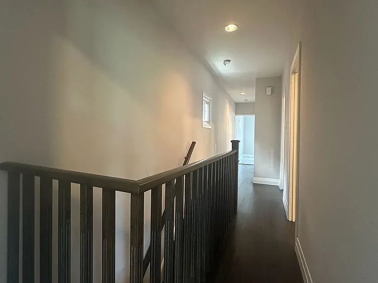 68 Melville Ave #UPPER — Photo 3