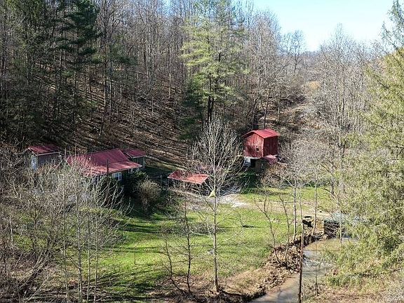 3rd image of 711 Bear Fork Rd